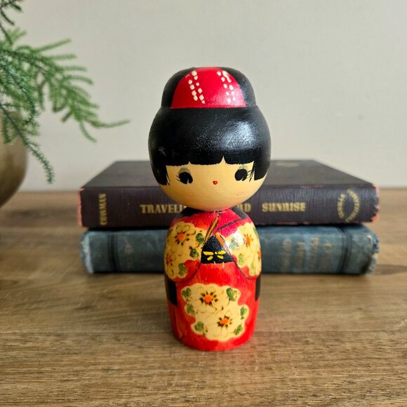 Vintage Japanese Kokeshi Carved Wooden Doll Kimono Floral Design Toy - Picture 7 of 7